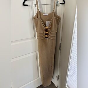 Chic Strapless Tan Dress